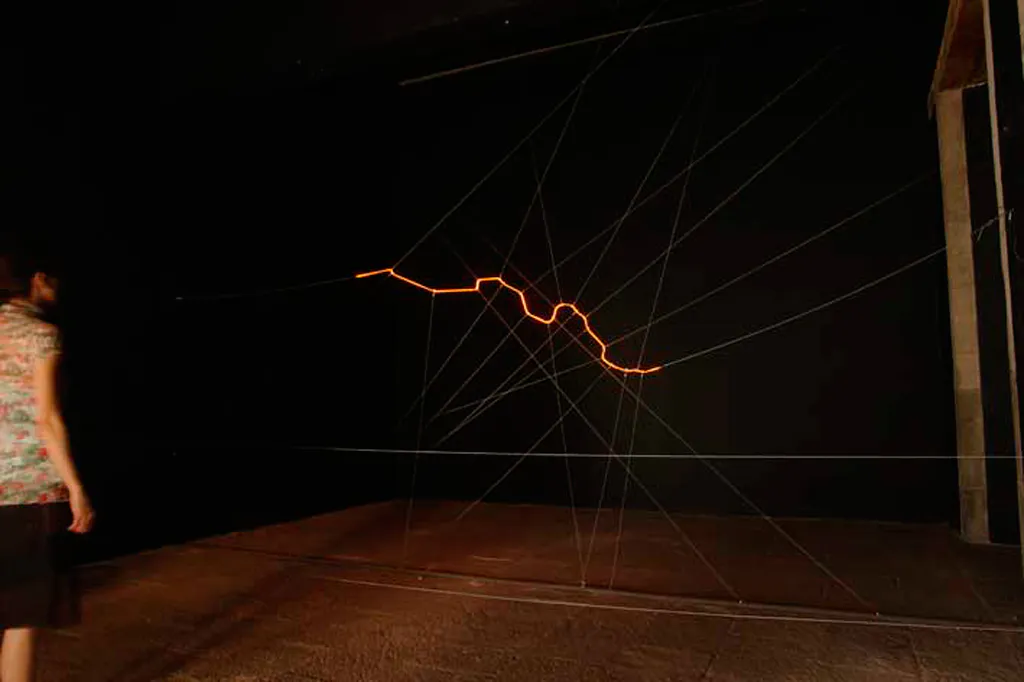 <p>Resistencia | Filamento resistivo, aislantes cerámicos, cables de acero, electricidad | 2009</p>
