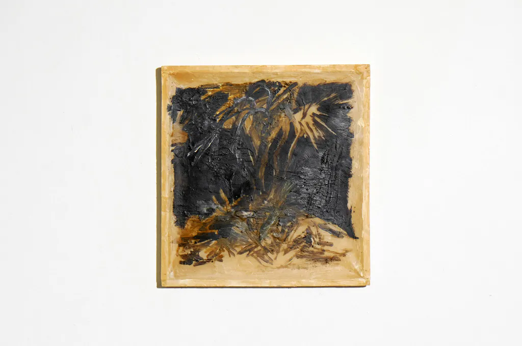 <p>Manglar, 2017 | Óleo y cera sobre papel montado en bastidor de madera | 21.3x19.7cm</p>
