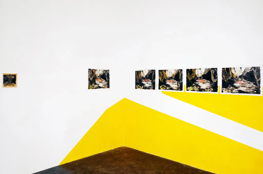 <p>Vista de la exhibición: Abundante cosa | 1MES1ARTISTA | Galería 123 | México, 2018</p>
