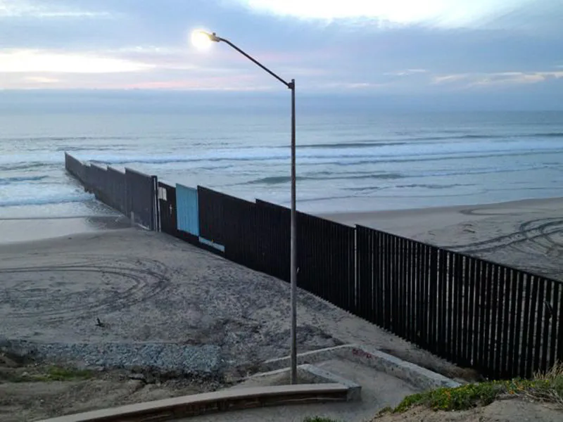 <p>De la serie: Al borde | fotografía digital | 2013</p>
