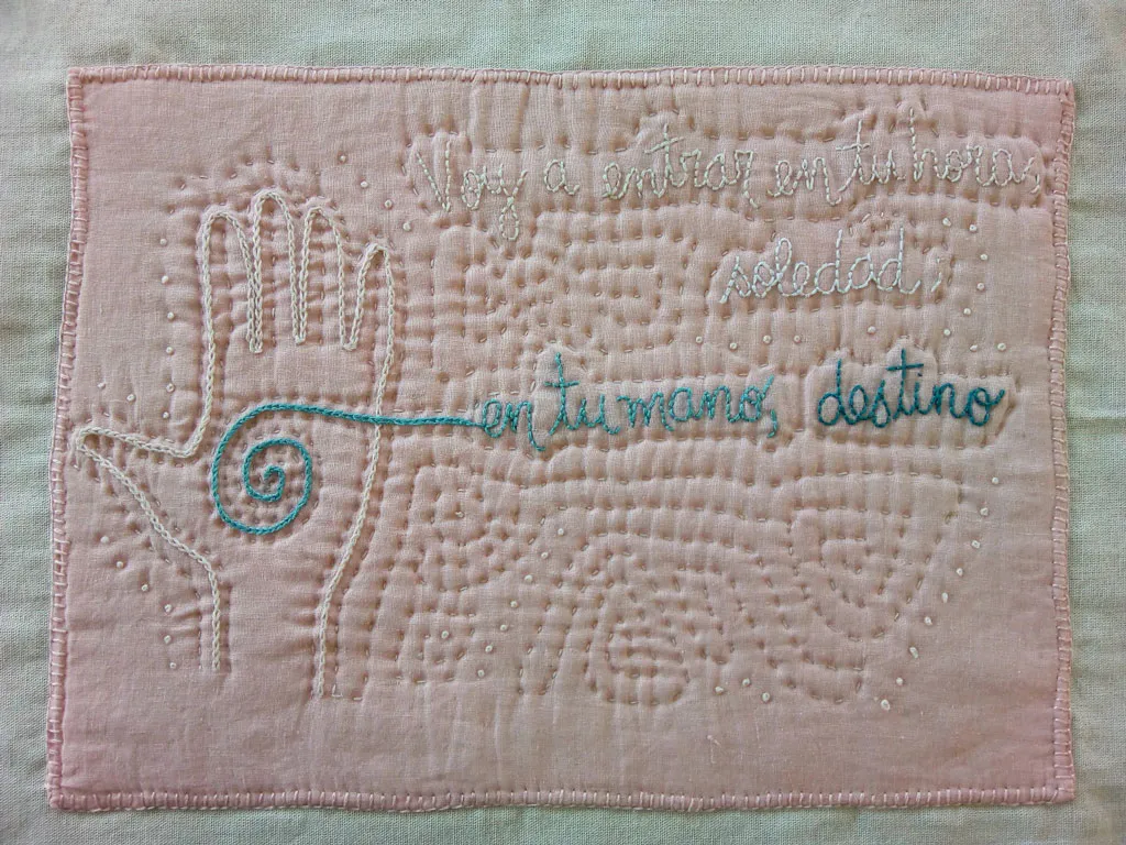 <p>En tu mano, destino | Bordado sobre lino, hilos de algodón, relleno fieltro acrílico. | 22 x 29 cm | 2016- 2021</p>
