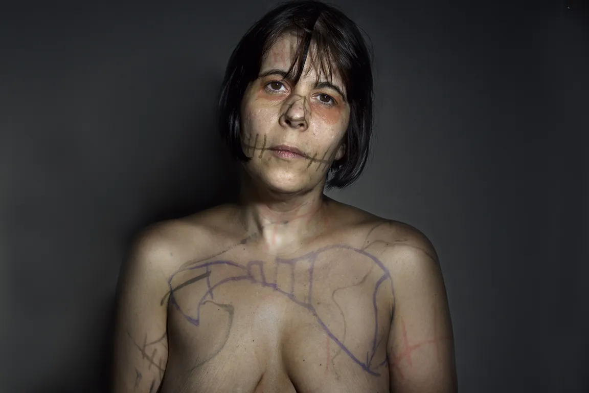 <p>Ana. 19 de febrero, 2010. De la serie Cuarto de juegos</p>
