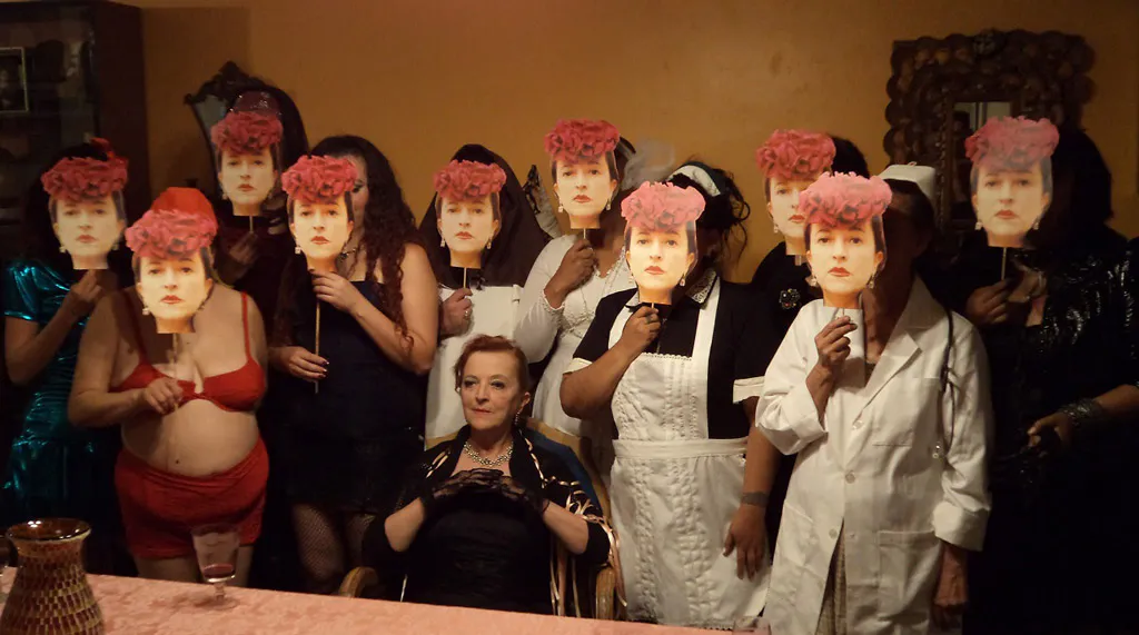 <p>Bonita hasta la muerte videoperformance 2012</p>
