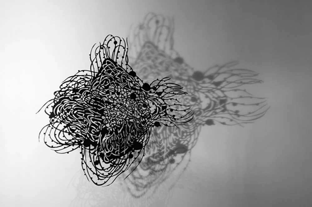 <p>Célula I | Cortes en cartón negro | 75 x 80 cm</p>
