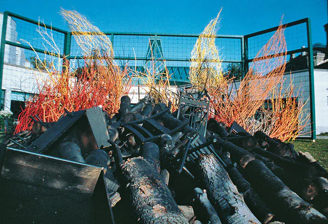 <p>Naturaleza en llamas con ventanas, 1992</p>
