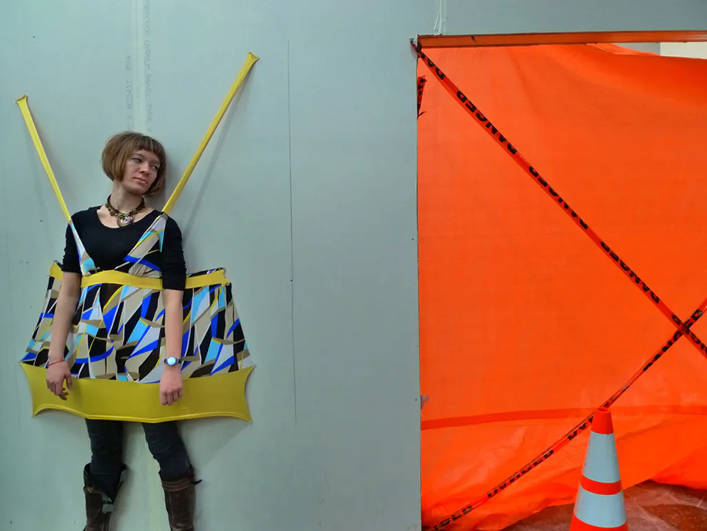 <p>Transfiguraciones, 2011. Performance realizado con la participación de Tatiana Koroleva. Montreal, Canadá. Foto: Scott MacLeod</p>
