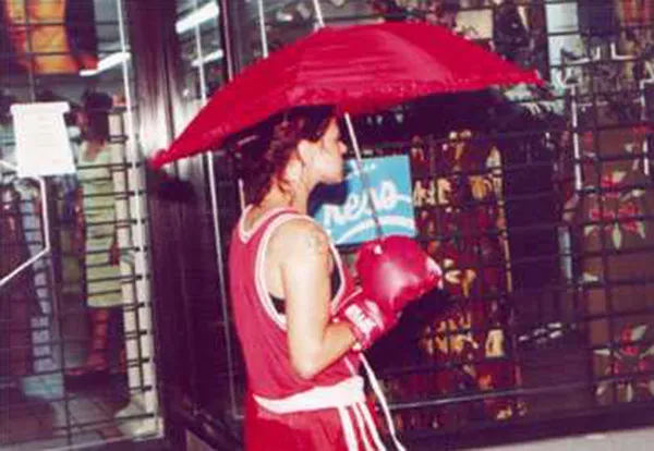 <p>Nocaut | Puerto Rico '00 | M and M Proyectos | San Juan de Puerto Rico | Octubre 2000 | Fotografías: Edwin Medina y Teresa Margolles</p>
