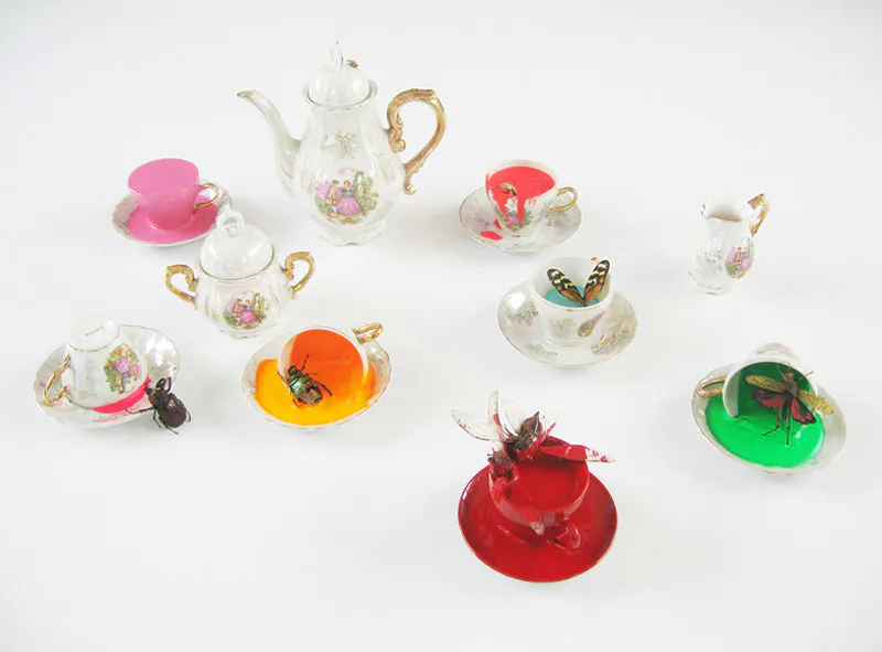 <p>Dibujos a lápiz, plumón, pastel e impresiones a color en acetato/papel 18 x 24 cm c/u 2012</p>
