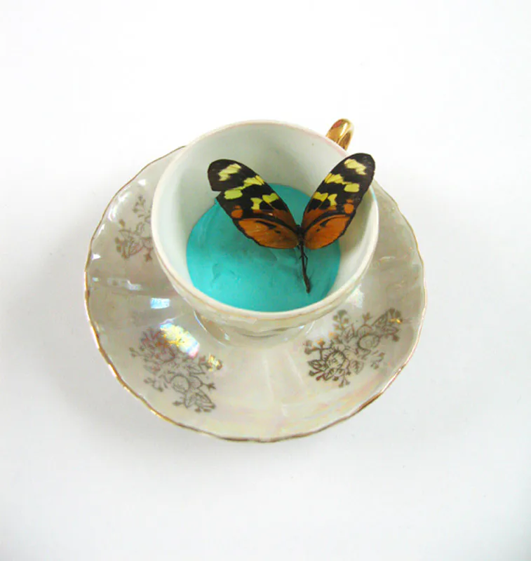 <p>Dibujos a lápiz, plumón, pastel e impresiones a color en acetato/papel 18 x 24 cm c/u 2012</p>
