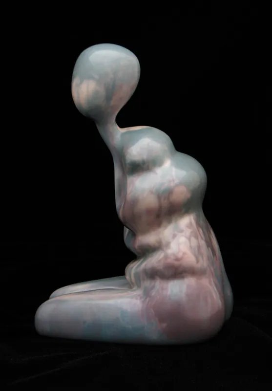 <p>Estado conflictuado del ser VIII | Resina | 18.5 cm x 9 cm x 12 cm | 2011</p>
