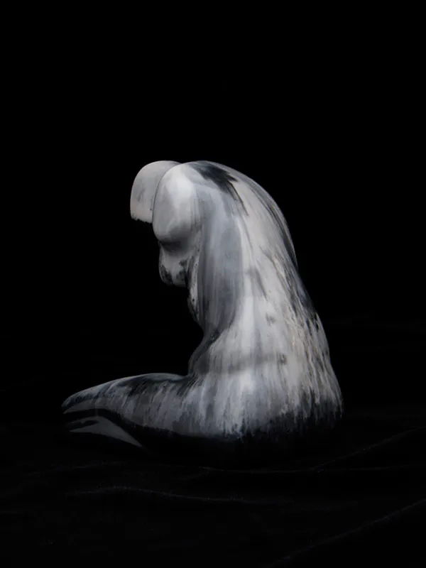 <p>Estado conflictuado del ser V | Resina | 14 cm x 11 cm x 18 cm | 2011</p>
