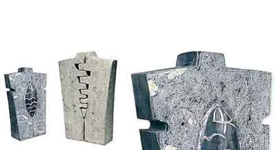 <p>Mujer con pez | Mujer con columna rota | 2004</p>
