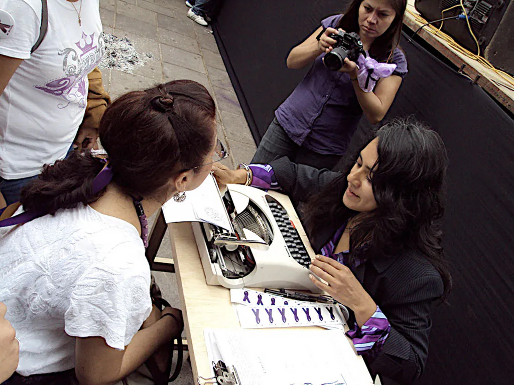 <p>Still de Notaría Pública s/n</p>
