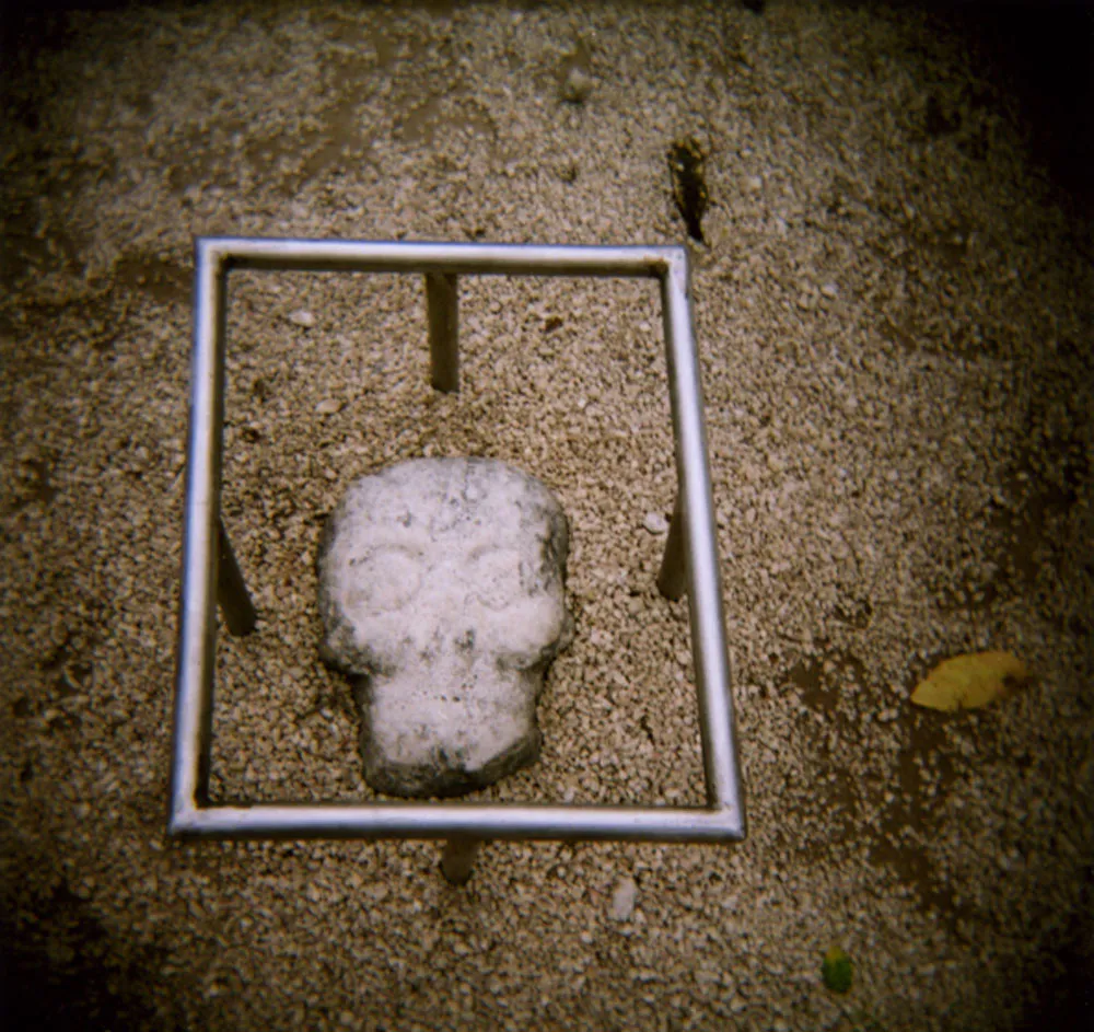 <p>Retrato | Cobá, Quintana Roo | Cámara Holga | 2007</p>
