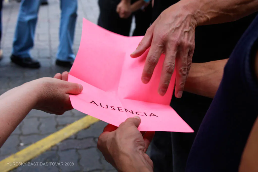 <p>Performance parásito | 2008 | Venezuela | IV Encuentro de Arte Corporal | Foto Consuelo Méndez</p>
