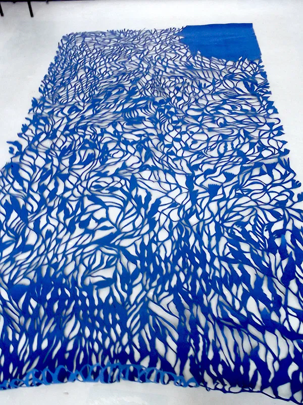 <p>Paisaje Azul | 200x300cm | fibra sintética | 2011</p>
