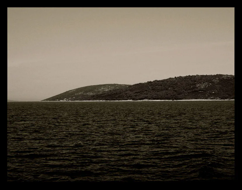 <p>La isla | impresión sobre papel algodón 20 x 28,5 cms</p>
